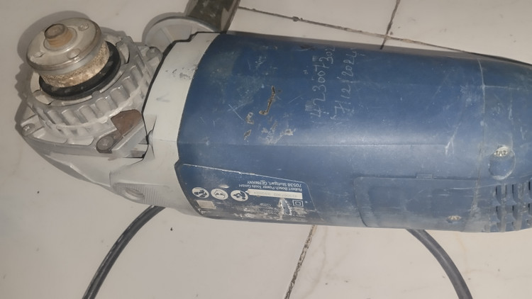 سنگ فرز بزرگ مارک بوش مدل GWS24230'w2400